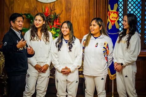 pinsyscandal|Four Pinay Olympians receive Presidential citation at Malacañang.